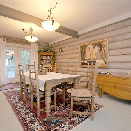 The Lodge At Weir'S Beach Metchosin Екстериор снимка