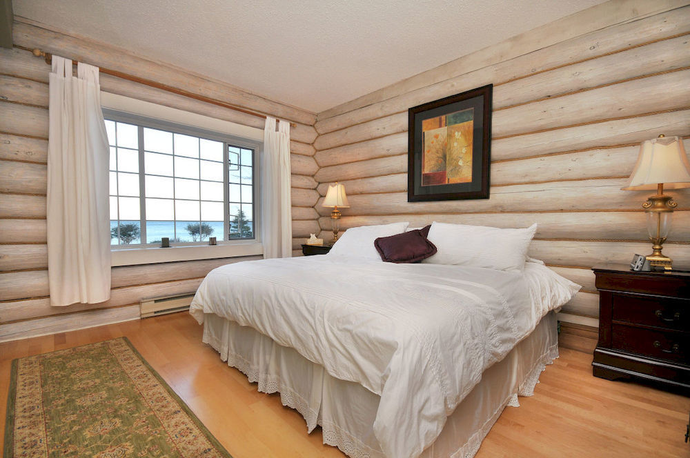 The Lodge At Weir'S Beach Metchosin Екстериор снимка